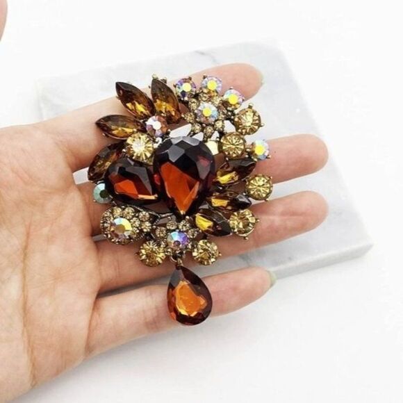 Yellow Gold with Topaz and Iridescent Austrian Crystal Flower Teardrop Brooch - Picture 2 of 5